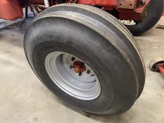 BKT 10.00-16 op 5 gaats velgen, geschikt voor vele types 2wd