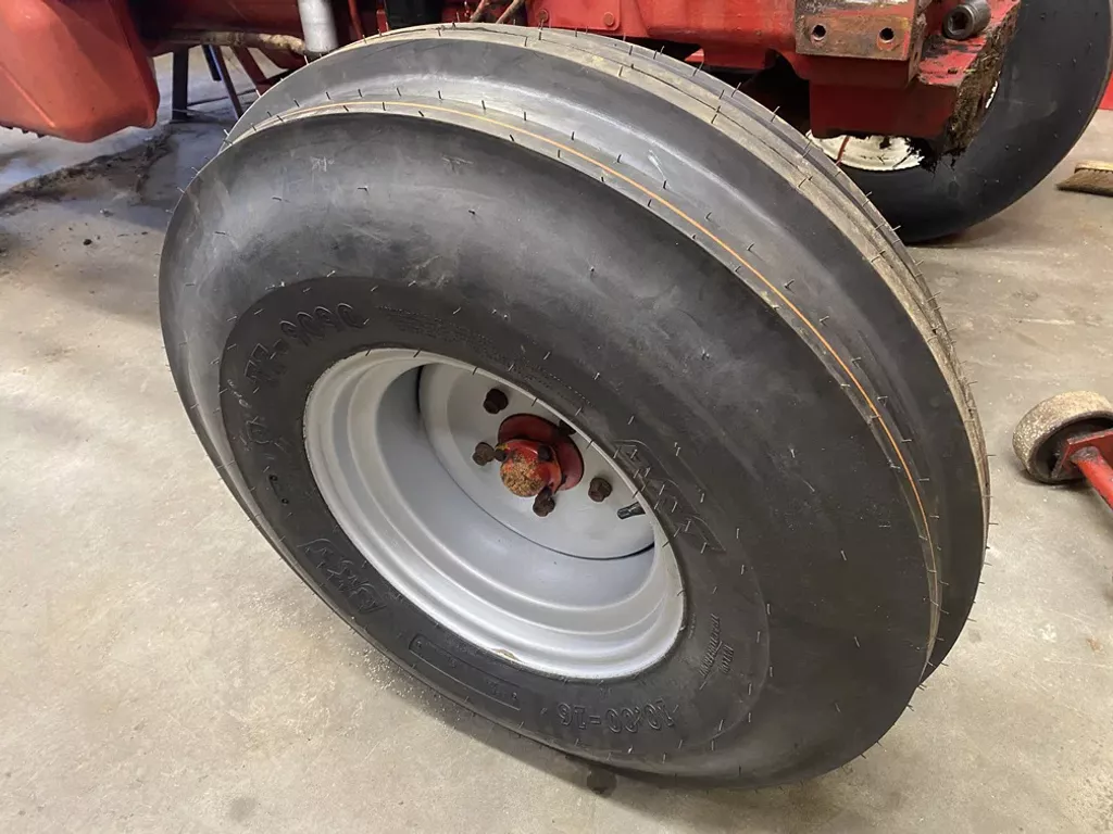 BKT 10.00-16 op 5 gaats velgen, geschikt voor vele types 2wd